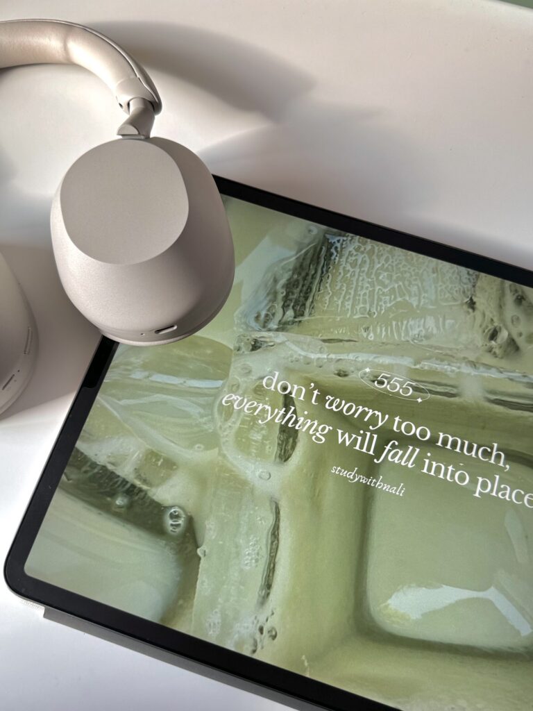 Daily Affirmations for Anxiety: Simple Words to Calm Your Body & Mind