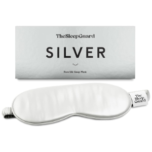 girls traveling the world