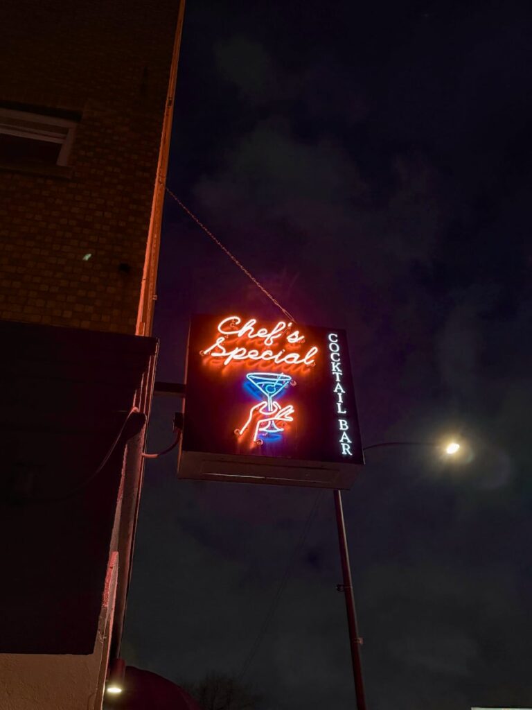 best cocktail bars in chicago for a 3 day itinerary for couples
