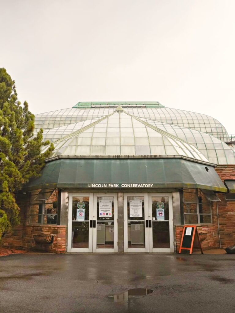 visiting the Lincoln Park Conservatory rainy day activities chicago 3 days itinerary